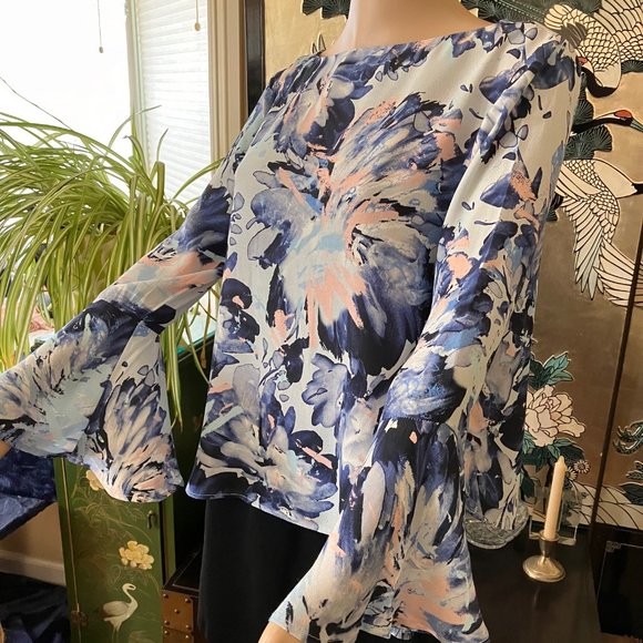 Karen Kane Bell Sleeve Top Sz XS - Picture 3 of 8